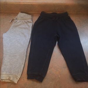 Set of two jogging pants for toddler