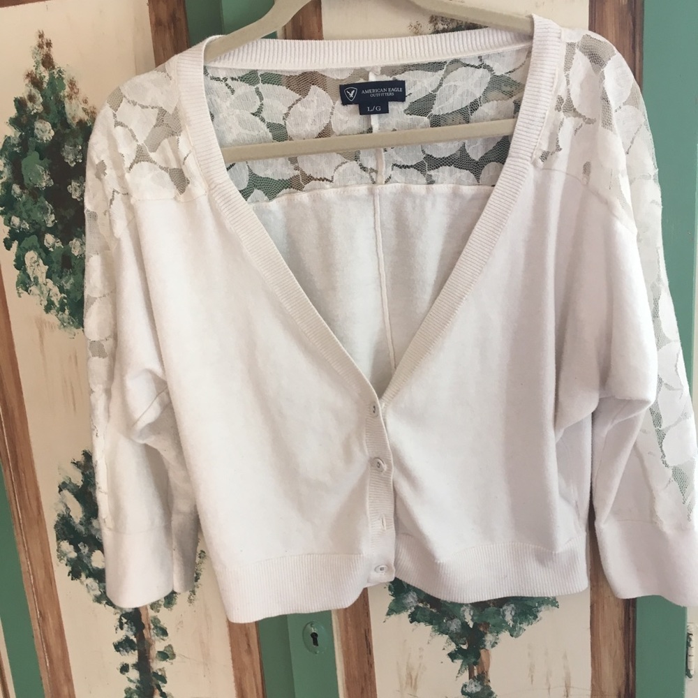 American Eagle Quarter Sleeved Sweater