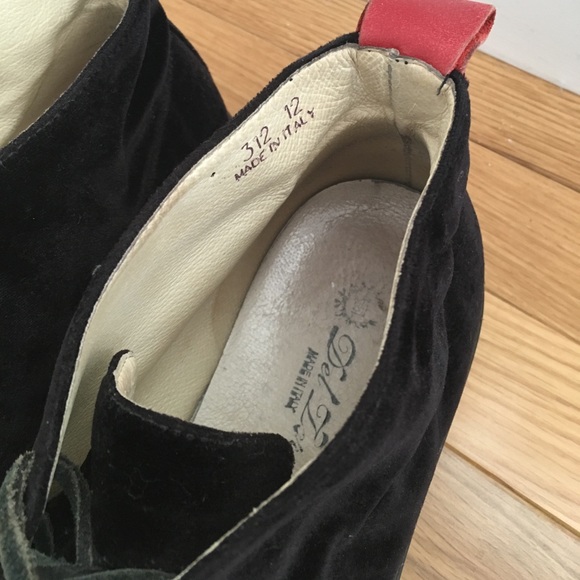 Del Toro Shoes in black velvet. main image 4