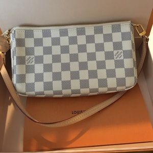 Louis Vuitton “Pochette Accessoires”