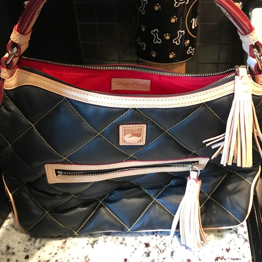 Beautiful Large Dooney & Bourke