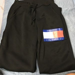 TOMMY HILFIGER SWEAT SUIT// VERY RARE‼️