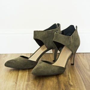 [ Kelly + Katie ] Olive green high heels