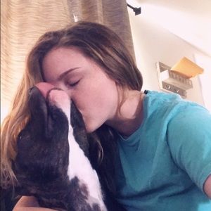 Meet your Posher, Caitlin