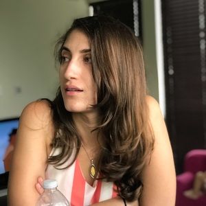 Meet your Posher, Adriana