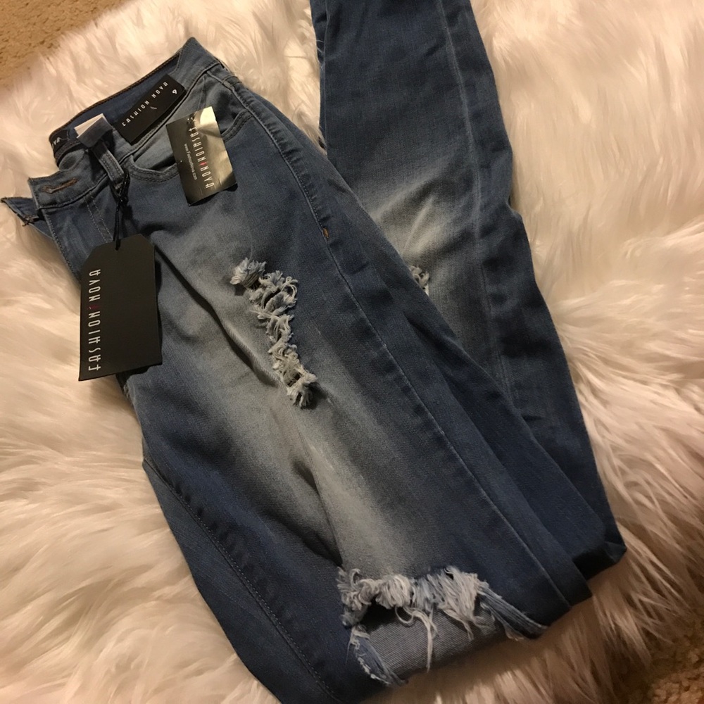 BRAND NEW FASHION NOVA JEANS