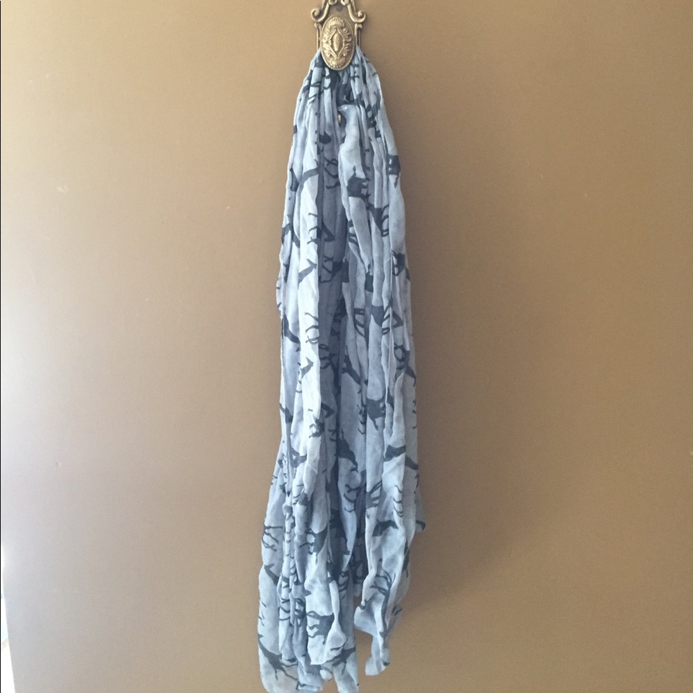 Giraffe scarf