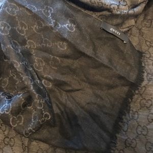 100% AUTHENTIC GUCCI SCARF black and grey perfect!