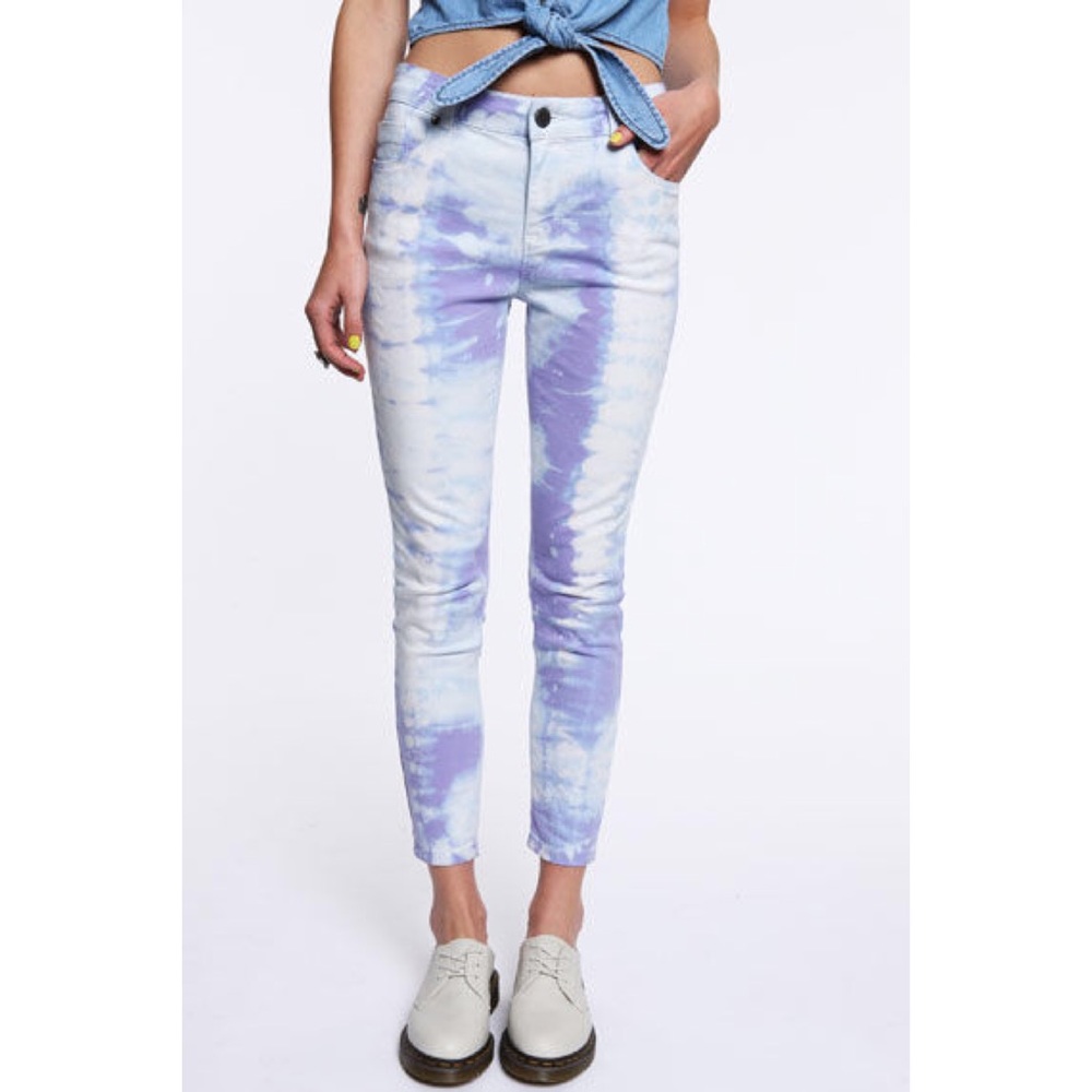 SUPER SALE UO Silence & Noise Cloudy Ankle Jeans