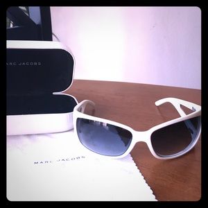 Marc Jacobs Plastic Butterfly Sunglasses Marc Jacobs Plastic Butterfly Sunglasses