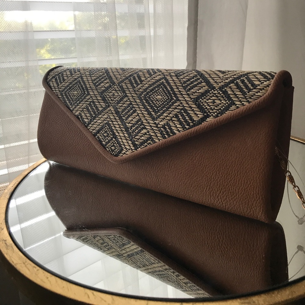 Kelly & Katie Clutch