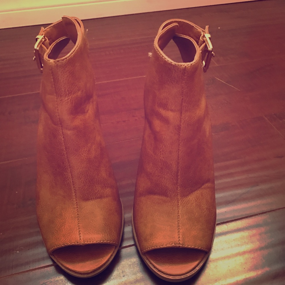 Light brown booties