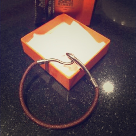 HERMÈS JUMBO HOOK BRACELET PERFECT CONDITION - Picture 1 of 5