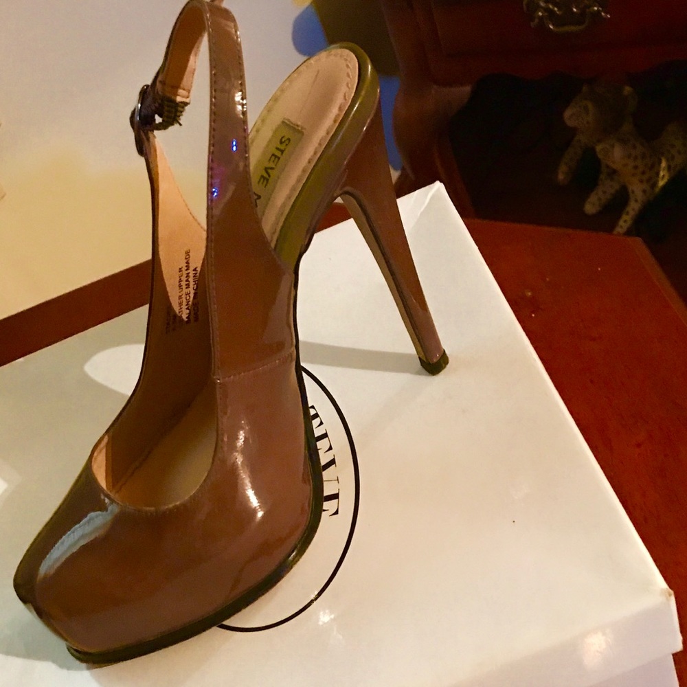 Steve Madden Staciee Grey Pat Heels