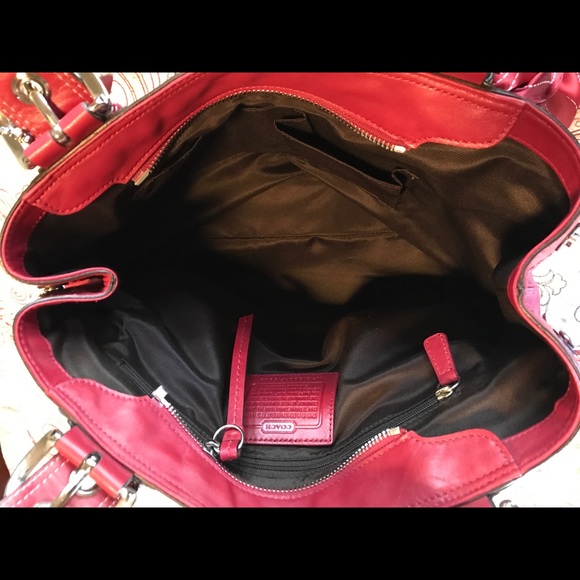 Beautiful Coach Bag with Coordinating scarf - Picture 7 of 8