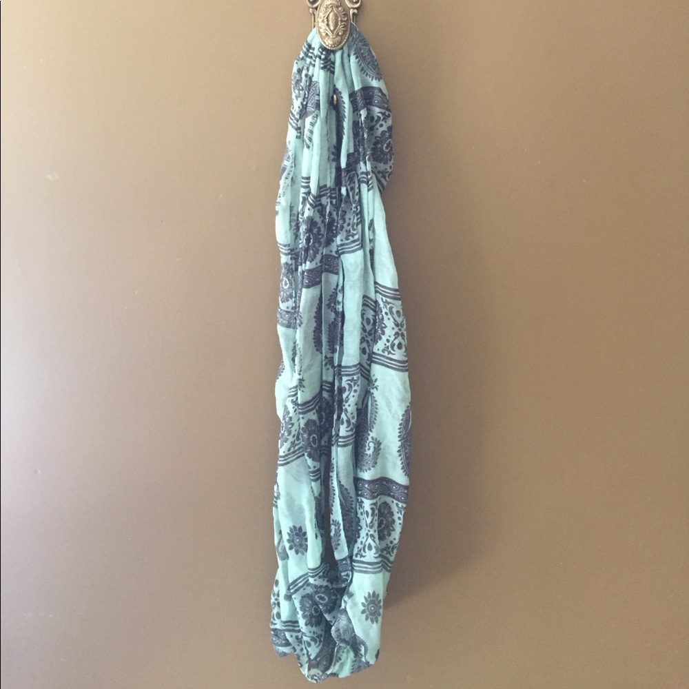 Aqua infinity scarf