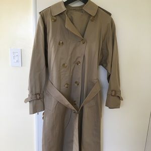 Burberry Coat- Vantage great condition