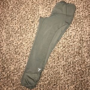 Army green cropped legging