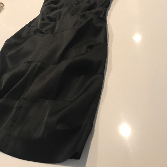 The Perfect Black Dress - Picture 3 of 6