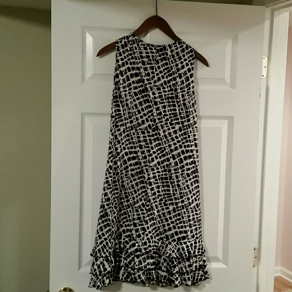 Dress - Picture 4 of 4