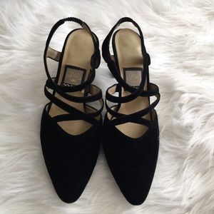 NINA BLACK VELVET SHOES (SZ 7M) NINA BLACK VELVET SHOES (SZ 7M)