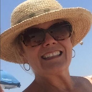 Meet your Posher, Debra