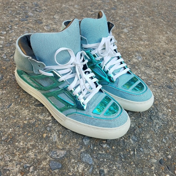 Shoes - Picture 1 of 1