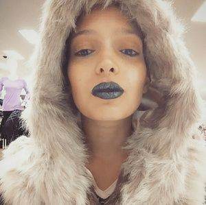 Meet your Posher, Amber nicole