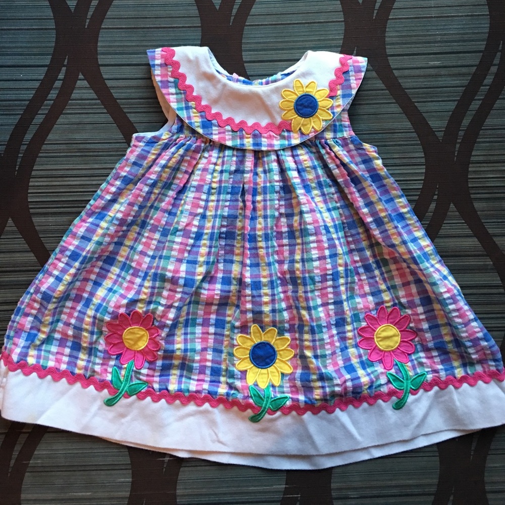 Plaid dress with Flowers!