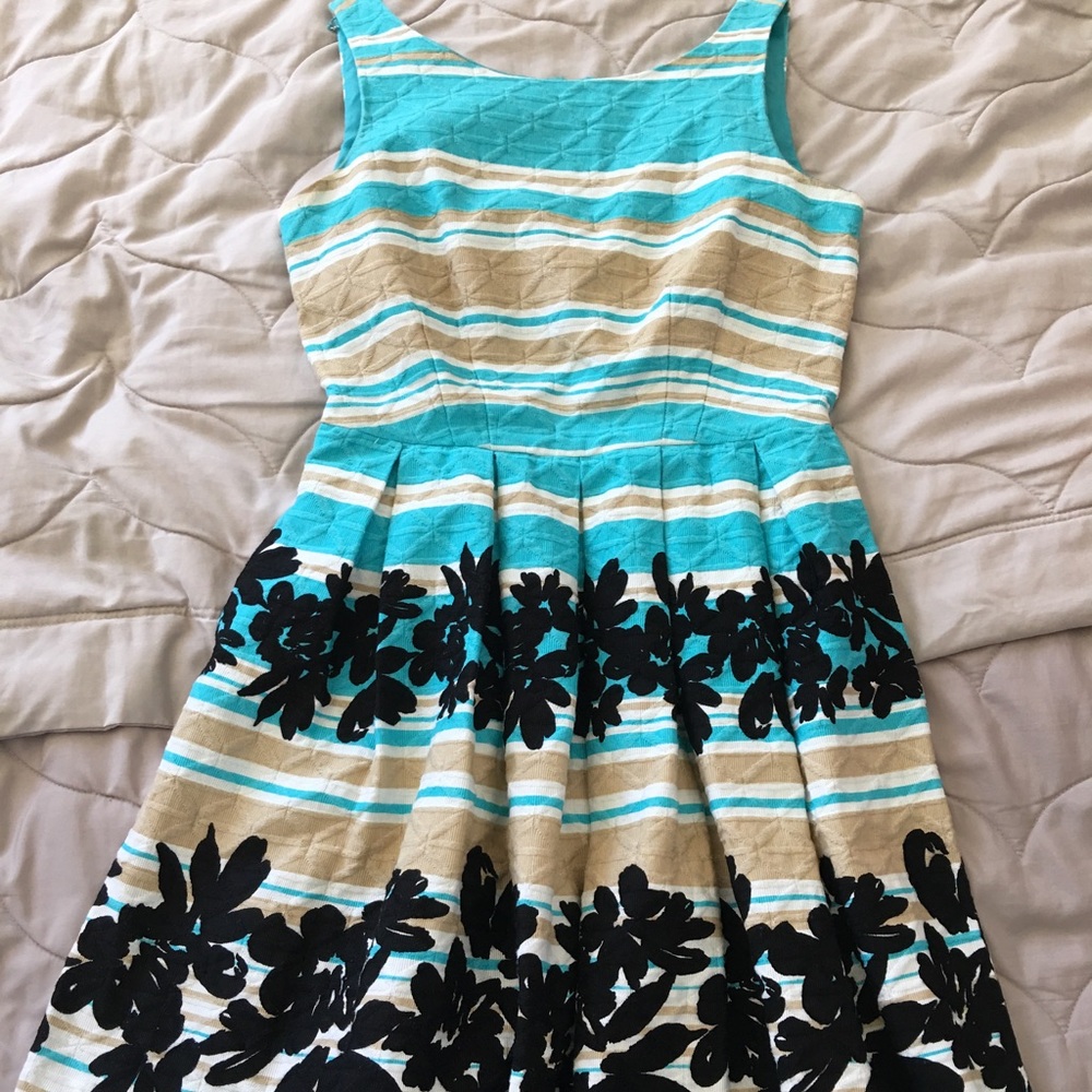 Taylor dress, Hawaiian dress, great condition