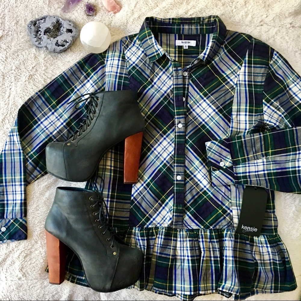 *MAKE AN OFFER* Kensie Ruffle Flannel