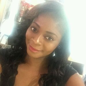 Meet your Posher, Emmanuela