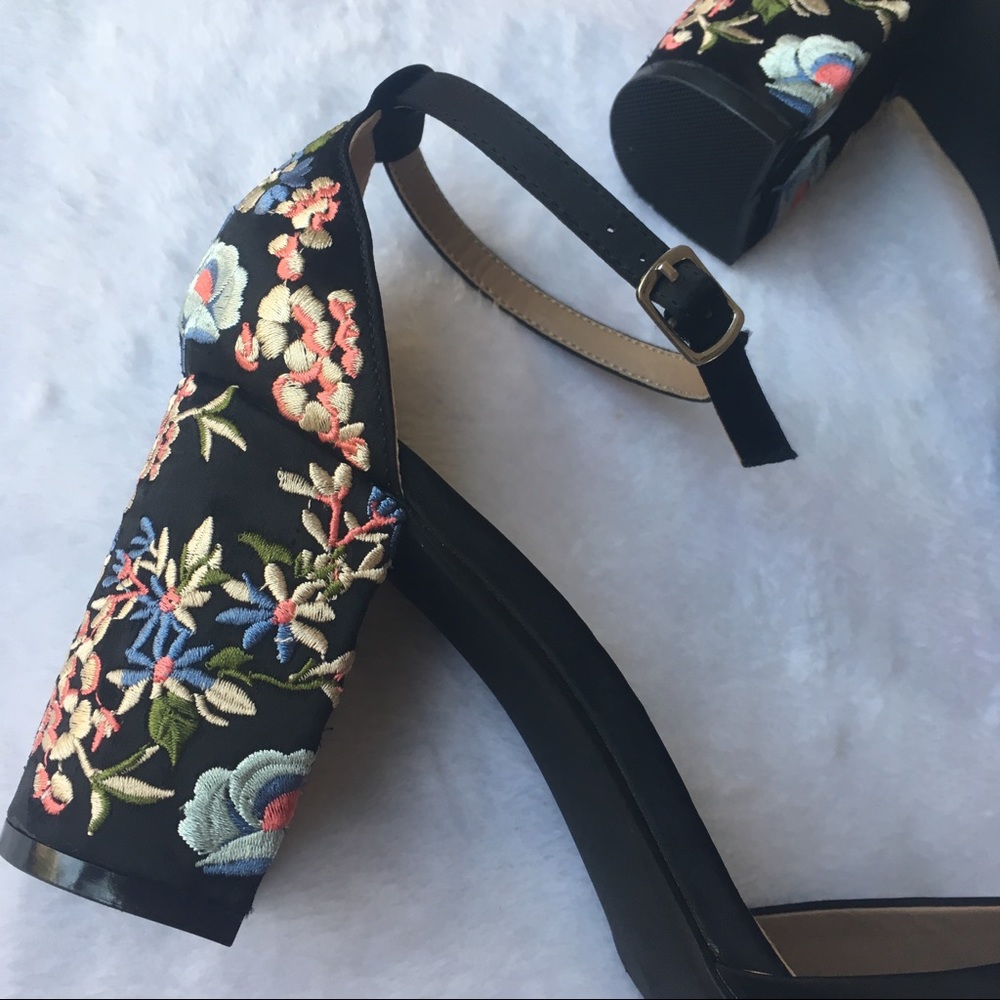 Steve Madden Delilah embroidered chunky satin heel - Picture 6 of 8