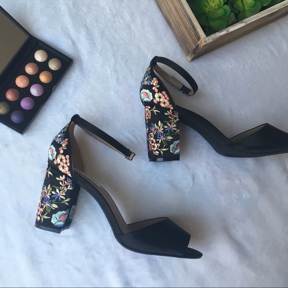 Steve Madden Delilah embroidered chunky satin heel - Picture 2 of 8