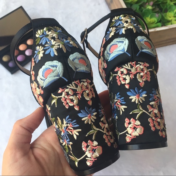 Steve Madden Delilah embroidered chunky satin heel - Picture 3 of 8