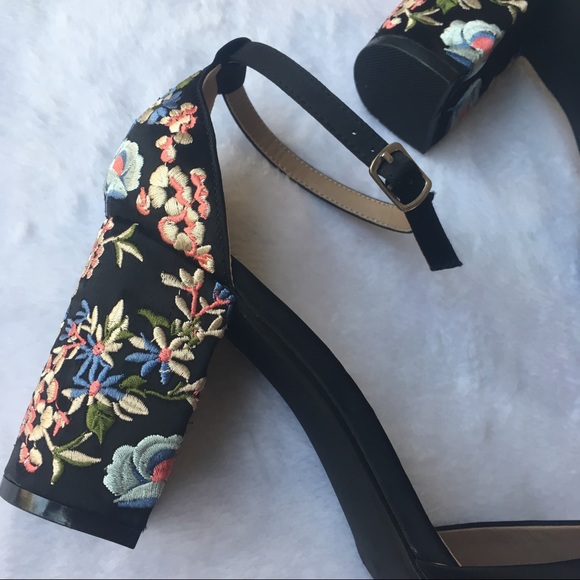 Steve Madden Delilah embroidered chunky satin heel - Picture 6 of 8