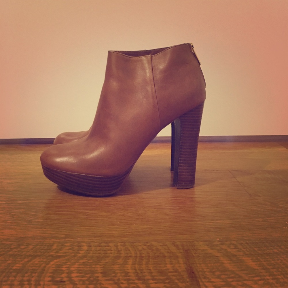 MICHAEL Michael Kors cognac leather booties