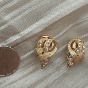 Vintage Costume Jewelry Clip-on Earrings