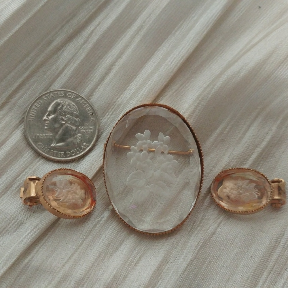 Vintage Set Costume Clip-on earrings & Pin