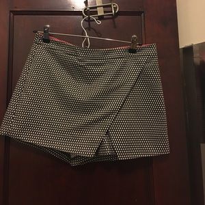 United Colors of Benetton Black and White Skort