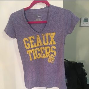 💜💛LSU Geaux Tigers v-neck shirt🐯