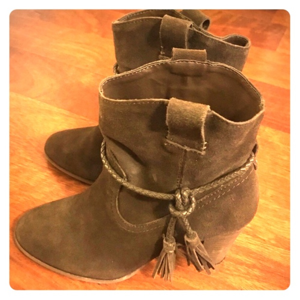 Dolce Vita Brown Suede Booties with tassels size 8