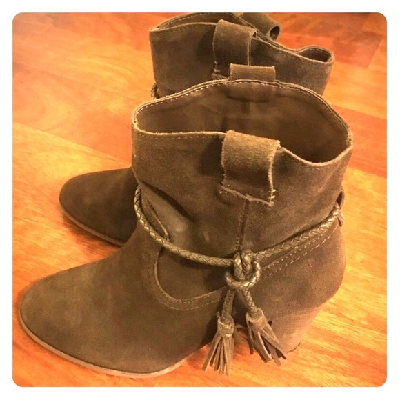Dolce Vita Brown Suede Booties with tassels size 8 - Picture 1 of 6