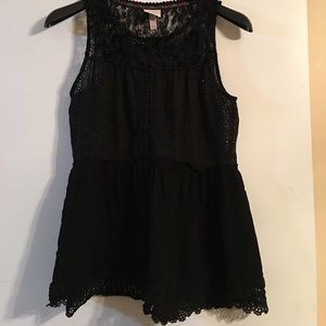 Knox Rose lace peplum top