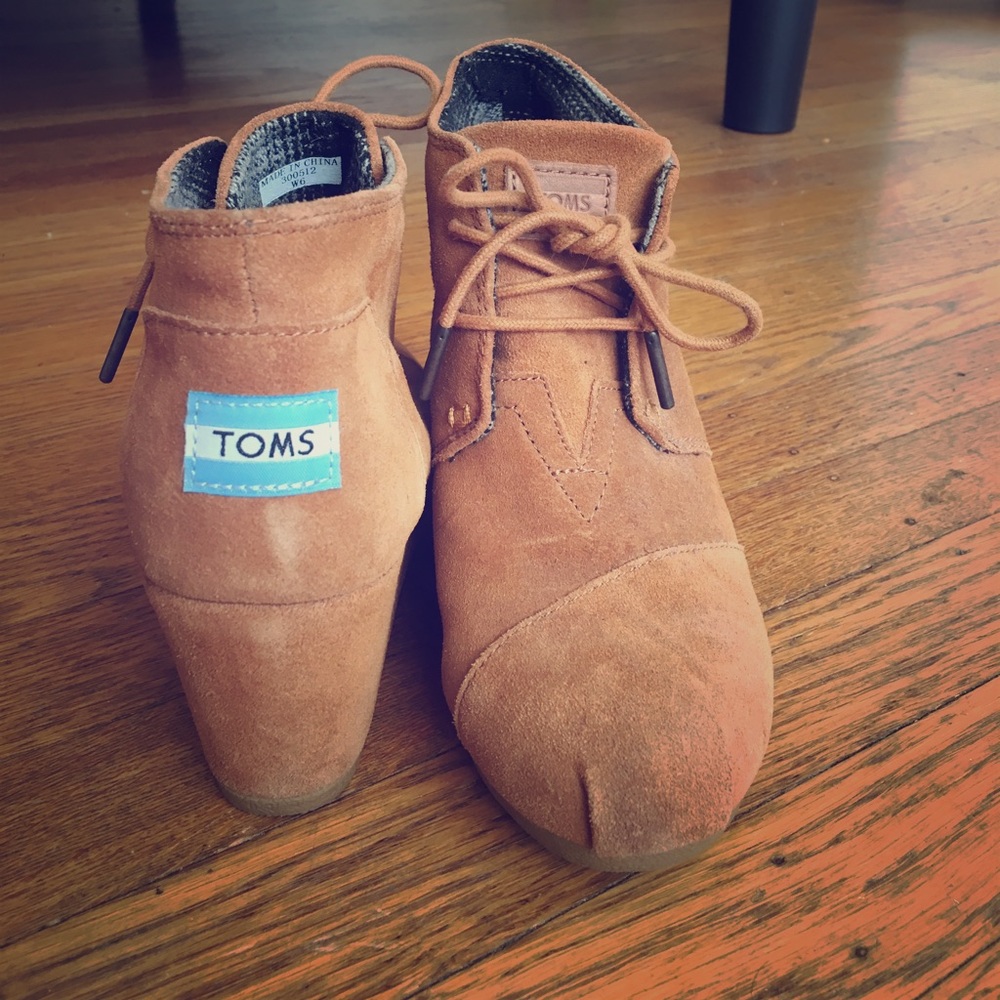 Authentic TOMs Wedges