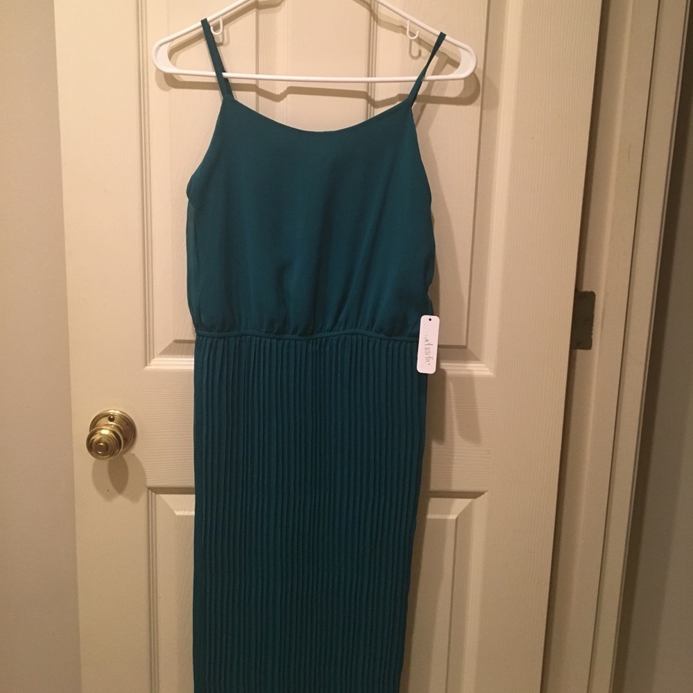 NWT S Maxi pleated teal dress--Charming Charlie