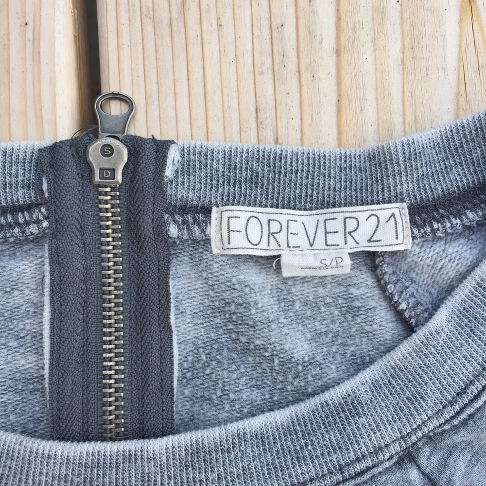 Forever 21 Crew Neck gray Sweatshirt - Picture 4 of 4