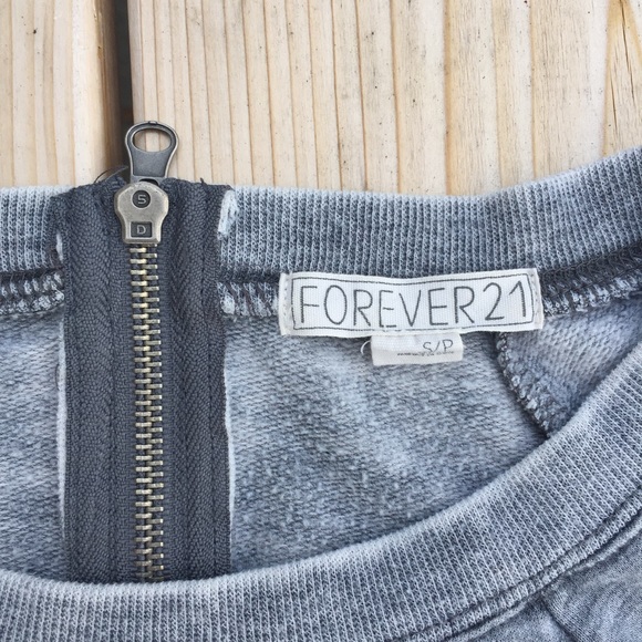 Forever 21 Crew Neck gray Sweatshirt - Picture 4 of 4