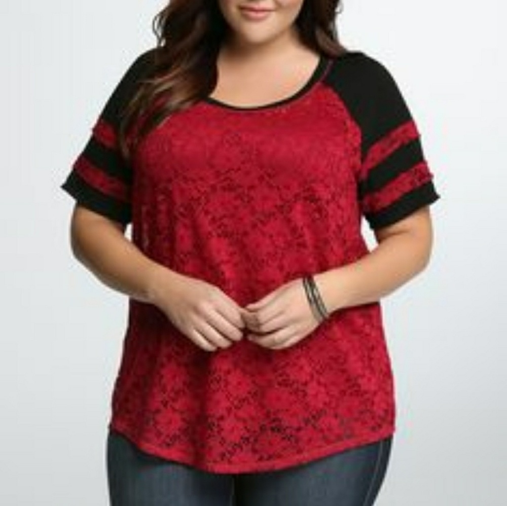 Lace "football" tee shit