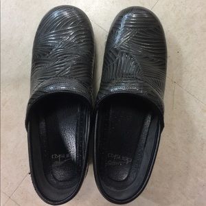 Dansko shoe